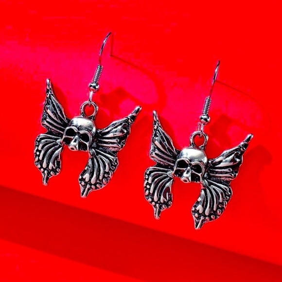 Any 4/$25! Oxidized Silver Death’s Head Skull Moth Butterfly Drop Earrings - Picture 2 of 5